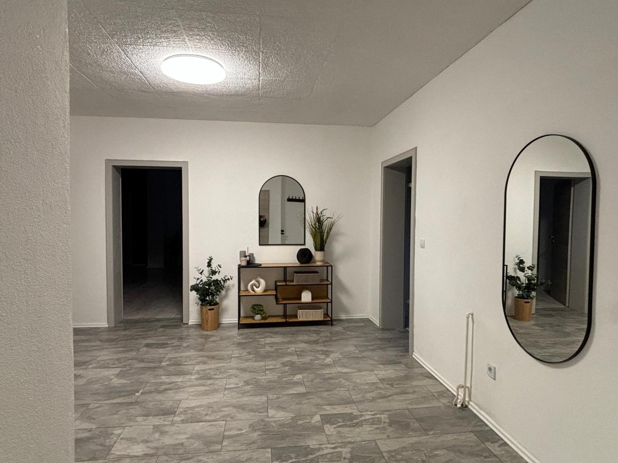 140Qm - 4 Zimmer- Parkplatz - Autobahn - Blauer See - Mallibase Apartments Гарбсен Екстериор снимка